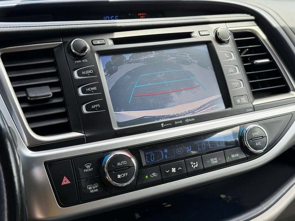 Used 2019 Toyota Highlander XLE AWD/4WD image 20