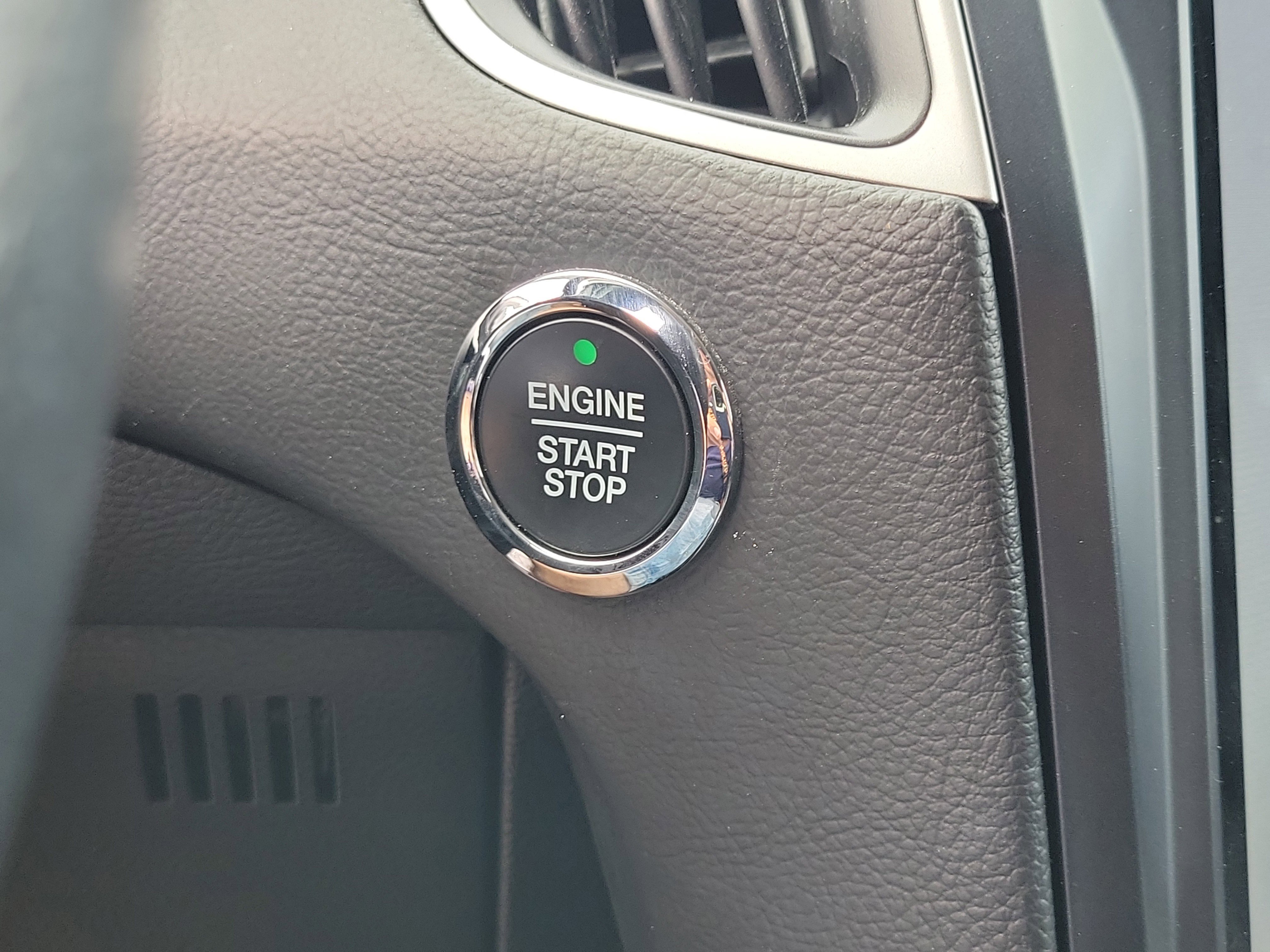 Used 2023 Ford Edge SEL image 30