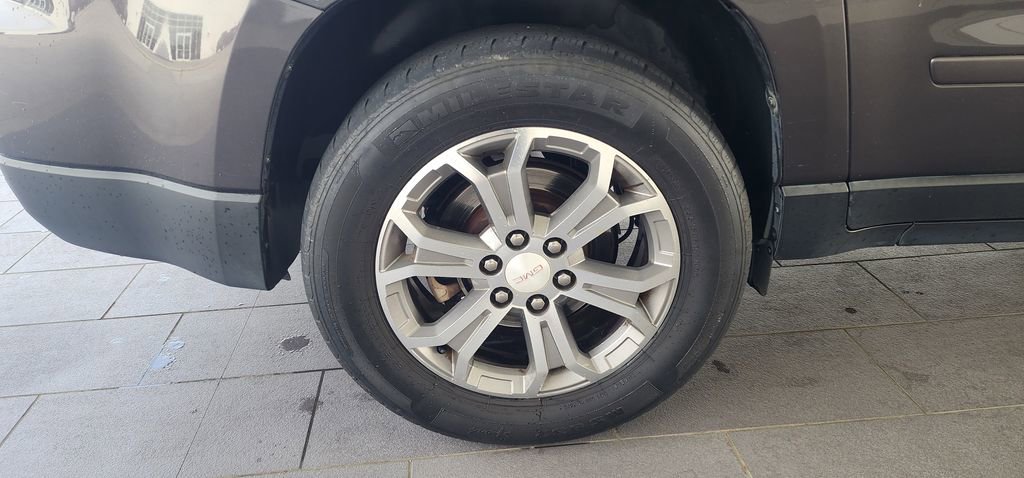 Used 2015 GMC Acadia SLT image 13