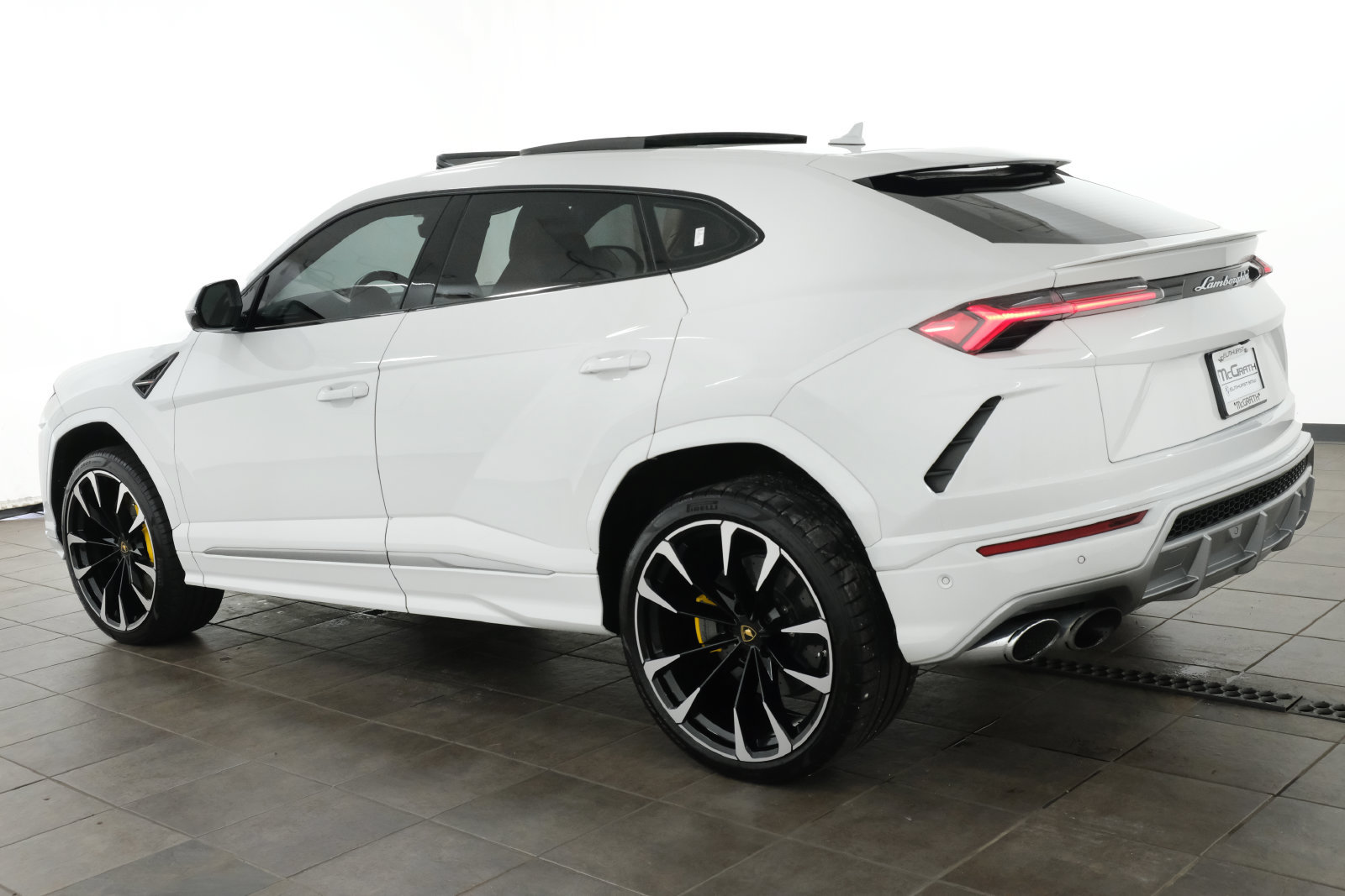 Used 2020 Lamborghini Urus AWD/4WD image 4