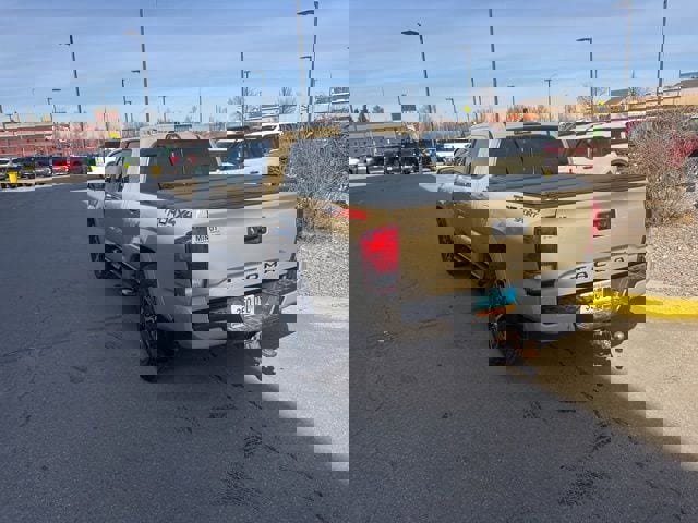 Used 2017 Toyota Tacoma TRD Sport w/ Tow Package (A/T) image 5