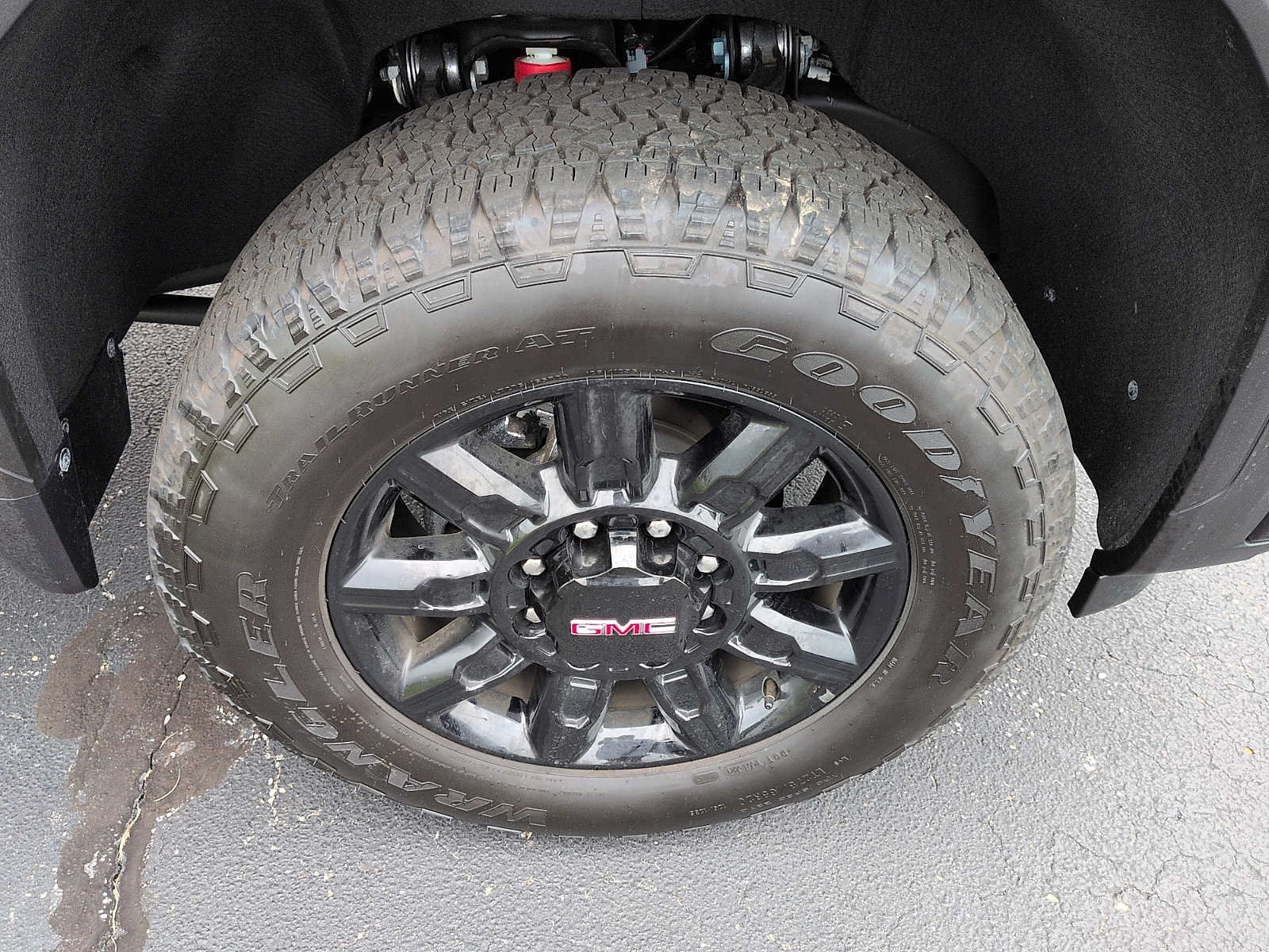 Used 2024 GMC Sierra 2500 AT4 w/ AT4 Premium Plus Package AWD/4WD image 9