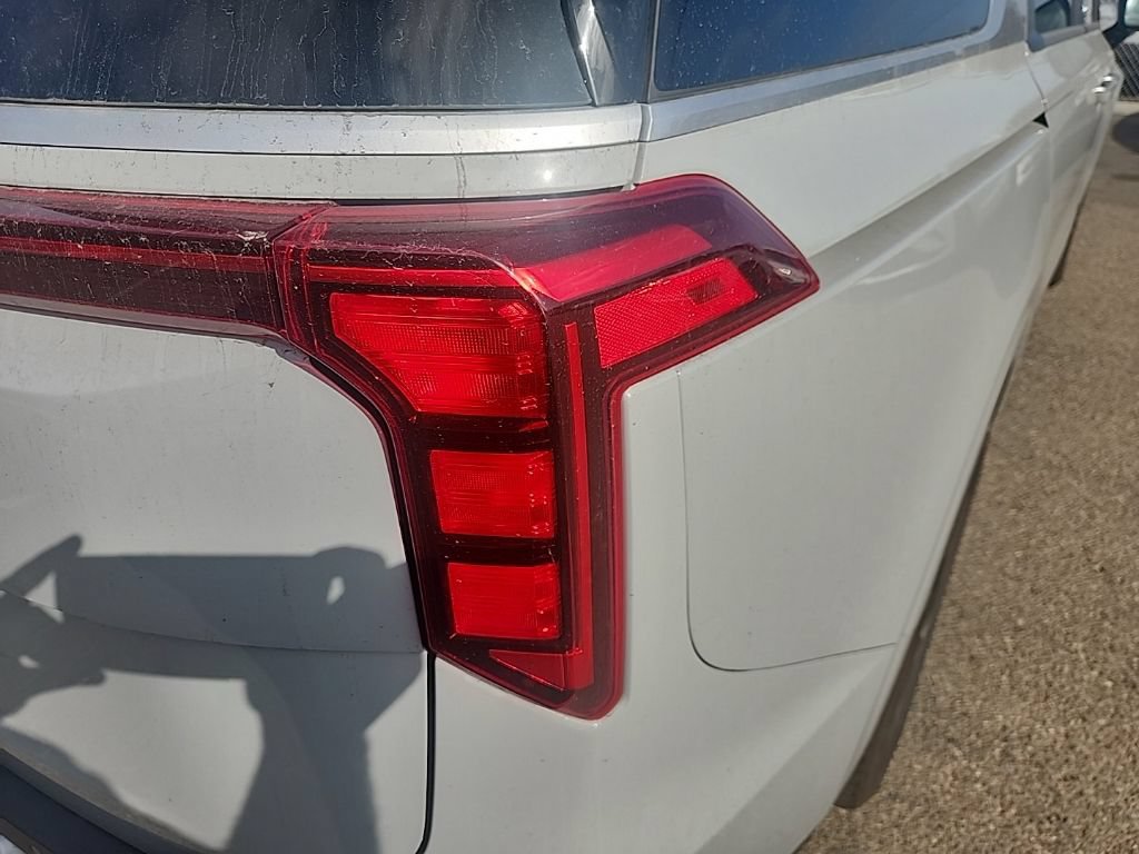 Certified 2025 Kia Carnival EX FWD image 14