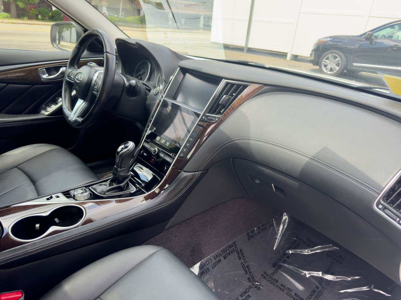 Used 2018 INFINITI Q50 Luxe w/ Essential Package (3.0T Luxe) RWD image 29