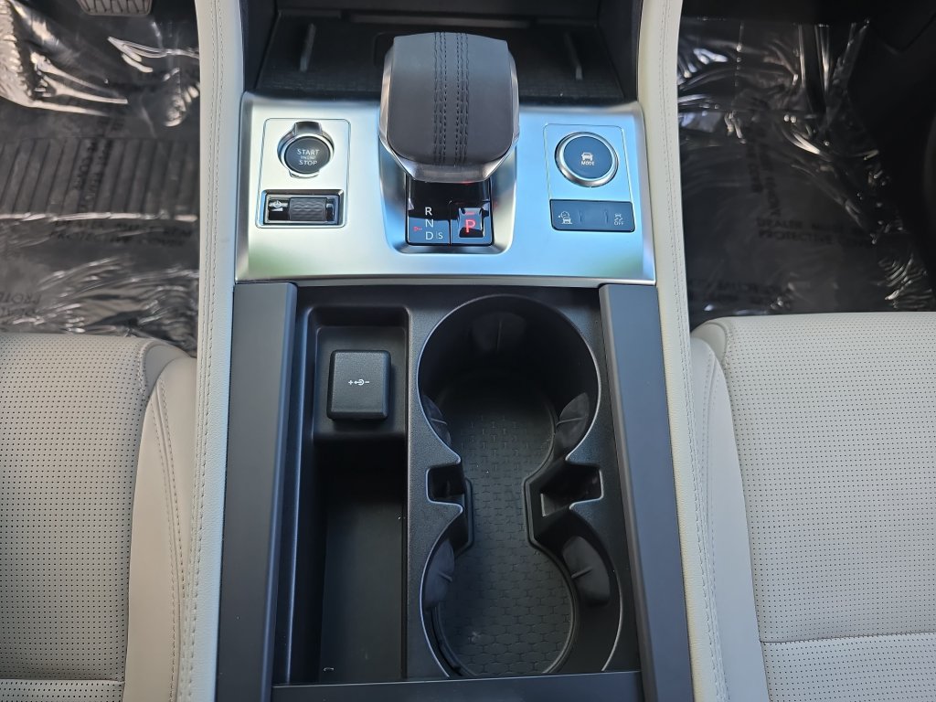 Certified 2025 Jaguar F-PACE R-Dynamic S AWD/4WD image 25