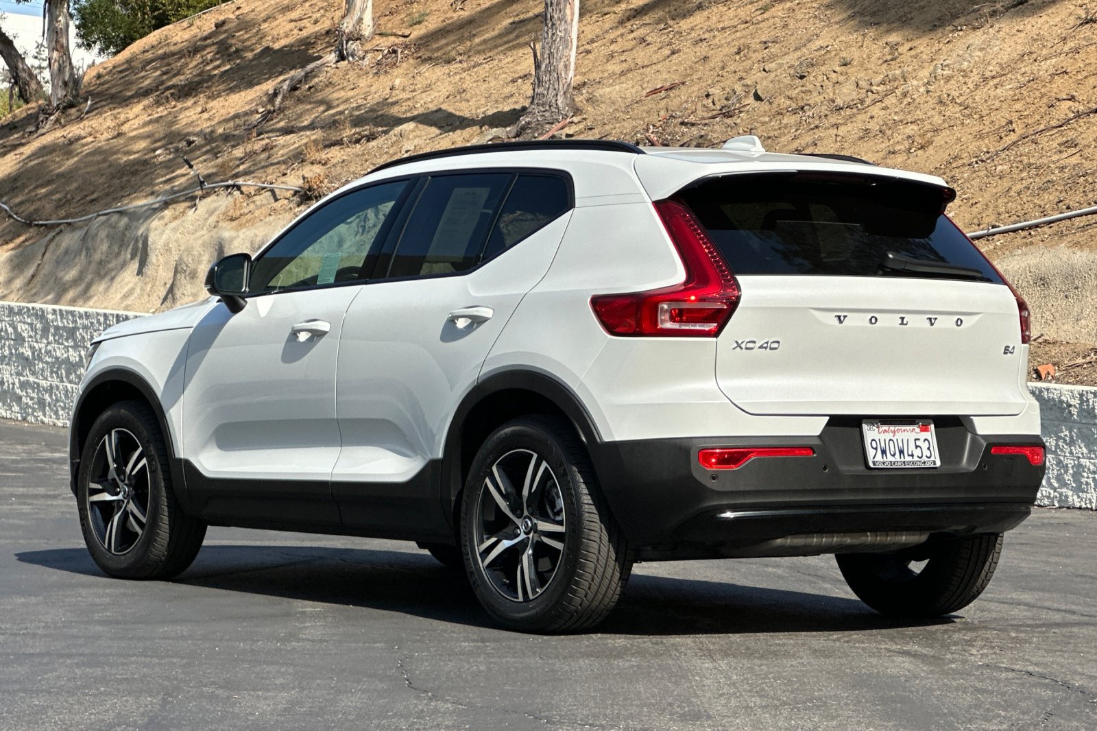 Certified 2026 Volvo XC40 B4 Core w/ Protection Package FWD image 7