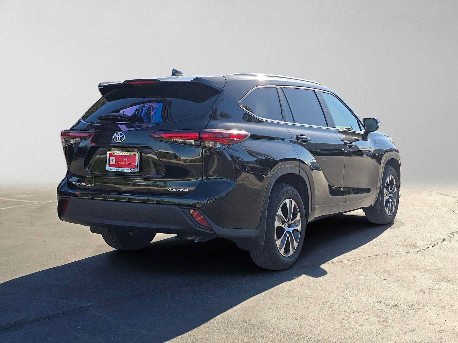 Certified 2026 Toyota Highlander XLE AWD/4WD image 3