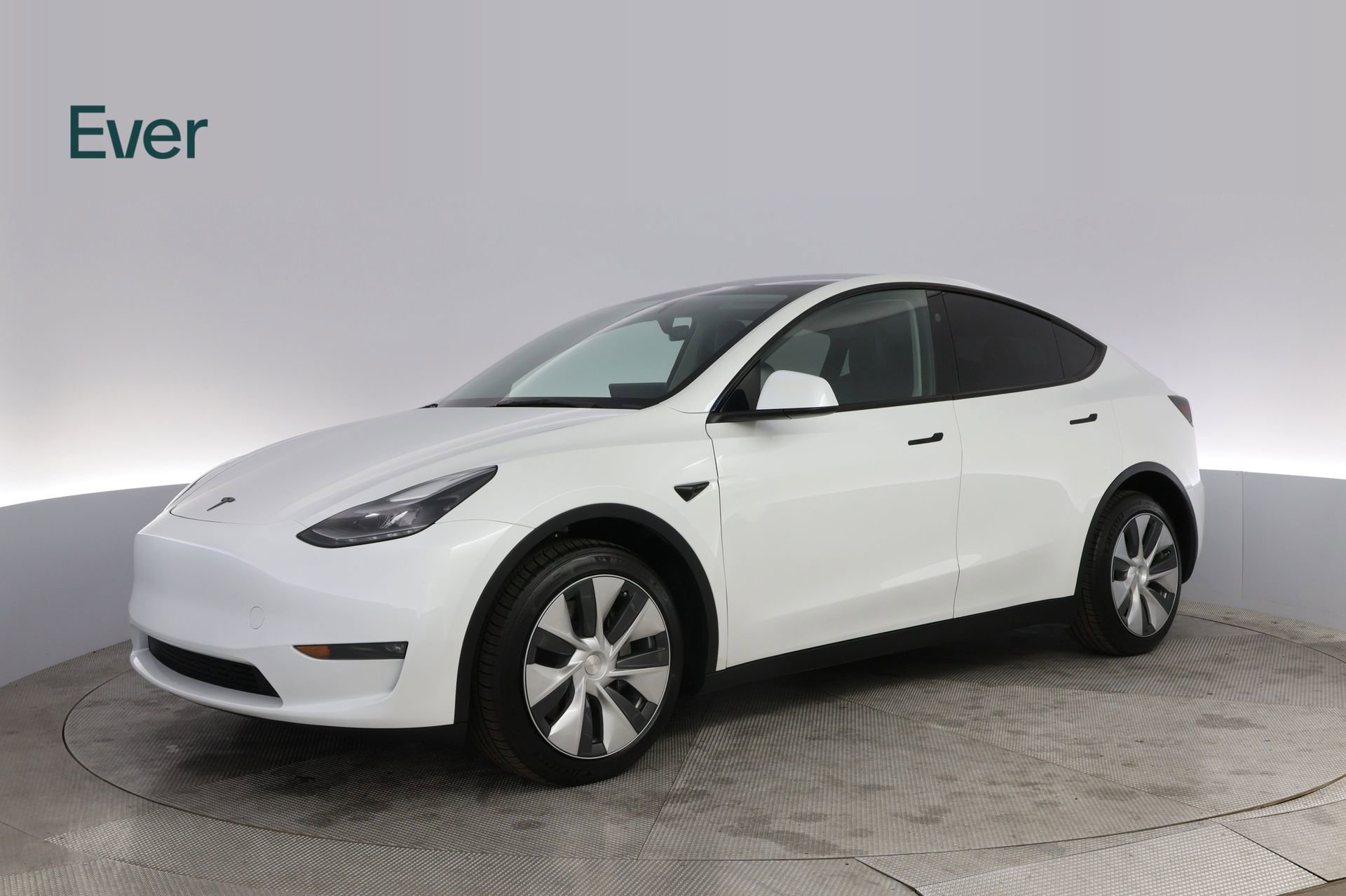Used 2024 Tesla Model Y Long Range AWD/4WD image 18