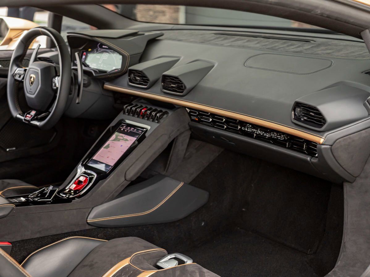 Used 2023 Lamborghini Huracan Tecnica image 25