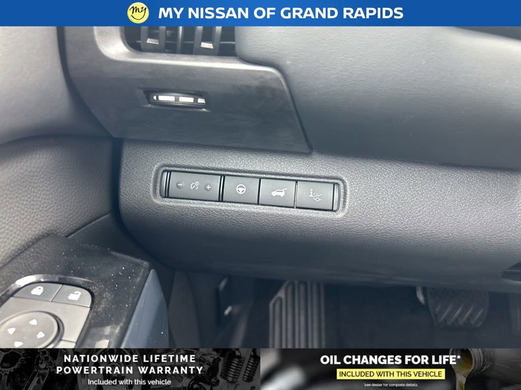 New 2026 Nissan Pathfinder Platinum image 14