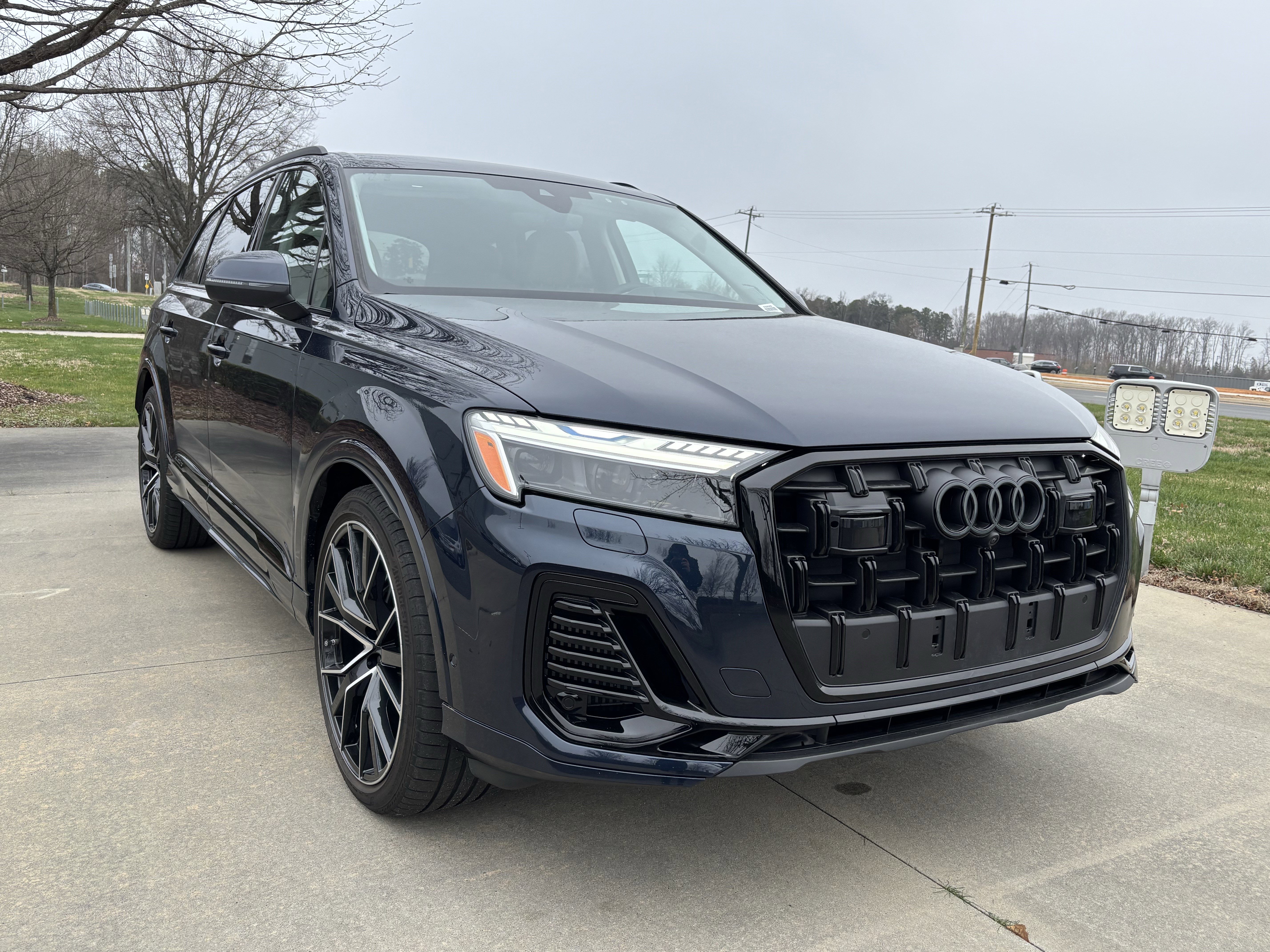 Used 2025 Audi Q7 3.0T Prestige w/ Prestige Package image 2