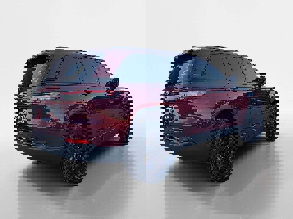 Used 2023 Jeep Grand Cherokee Altitude image 3