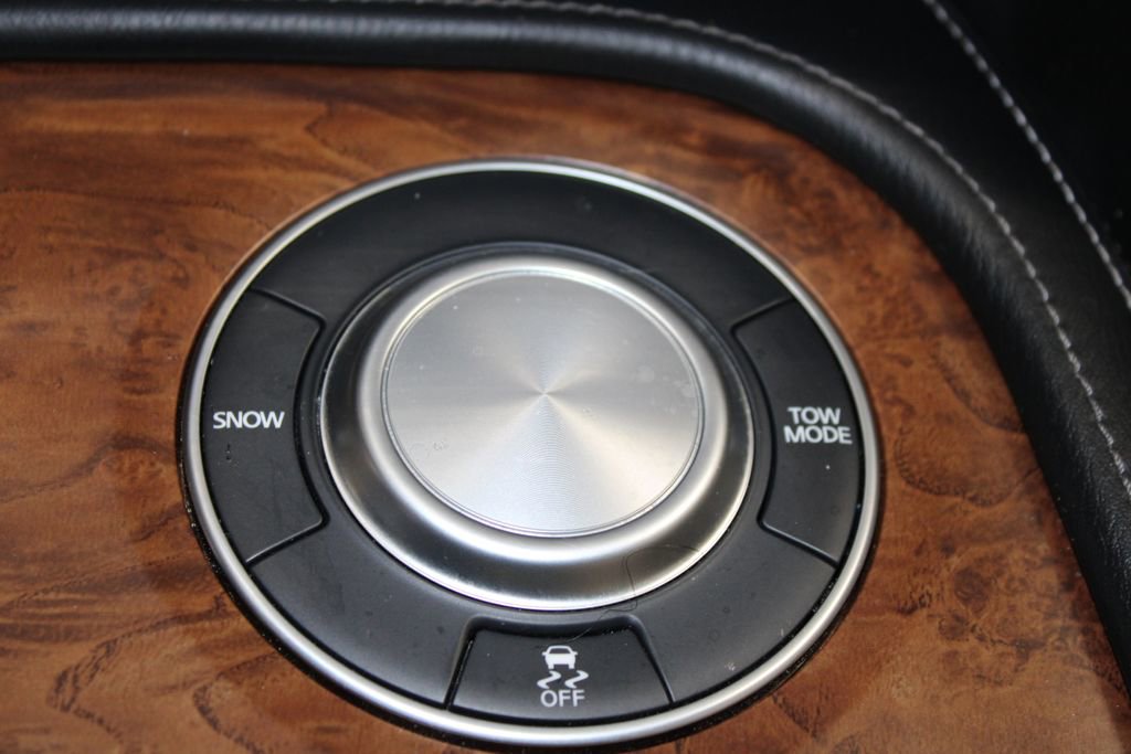 Used 2024 Nissan Armada SL w/ Captain's Chairs Package image 58