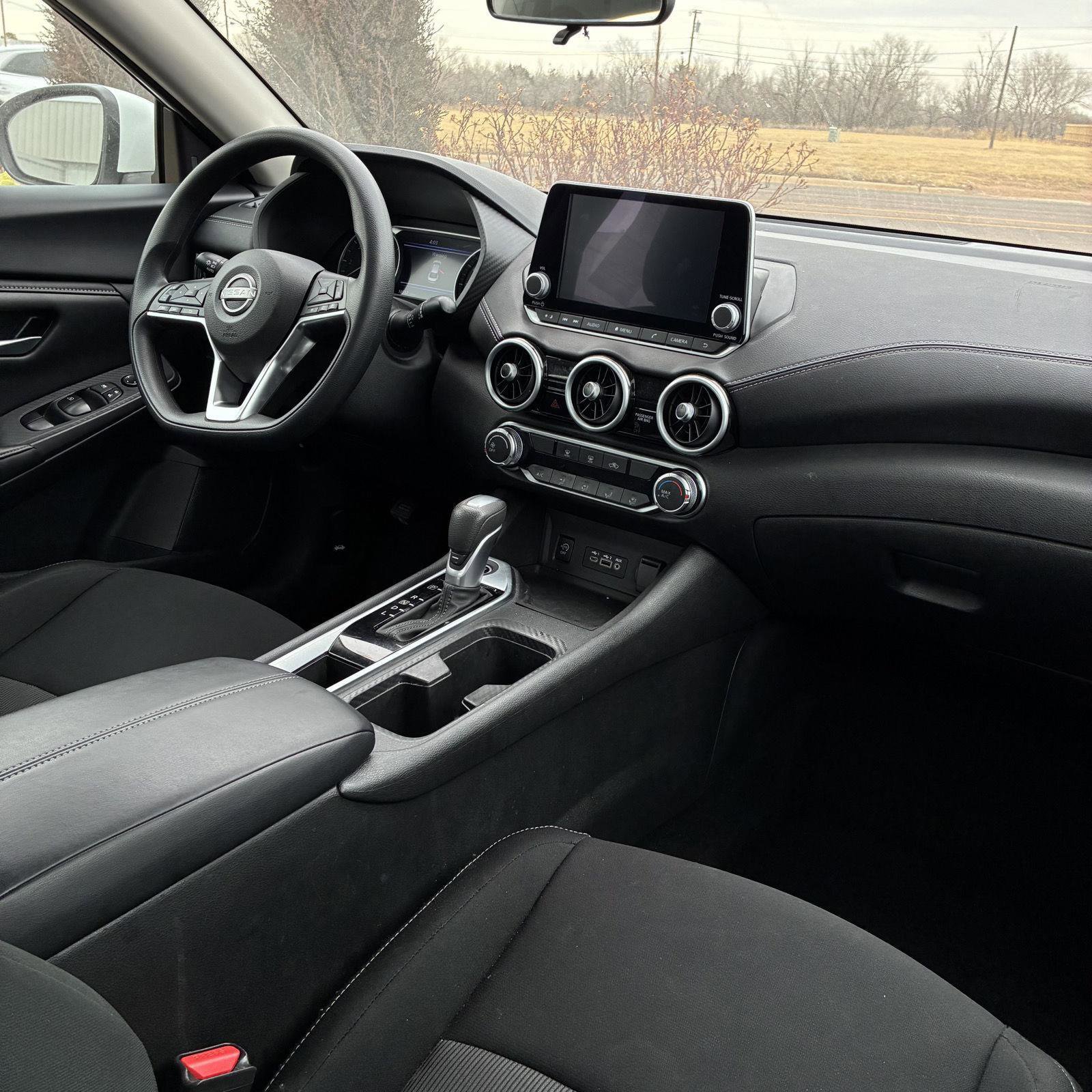 Used 2025 Nissan Sentra SV image 17