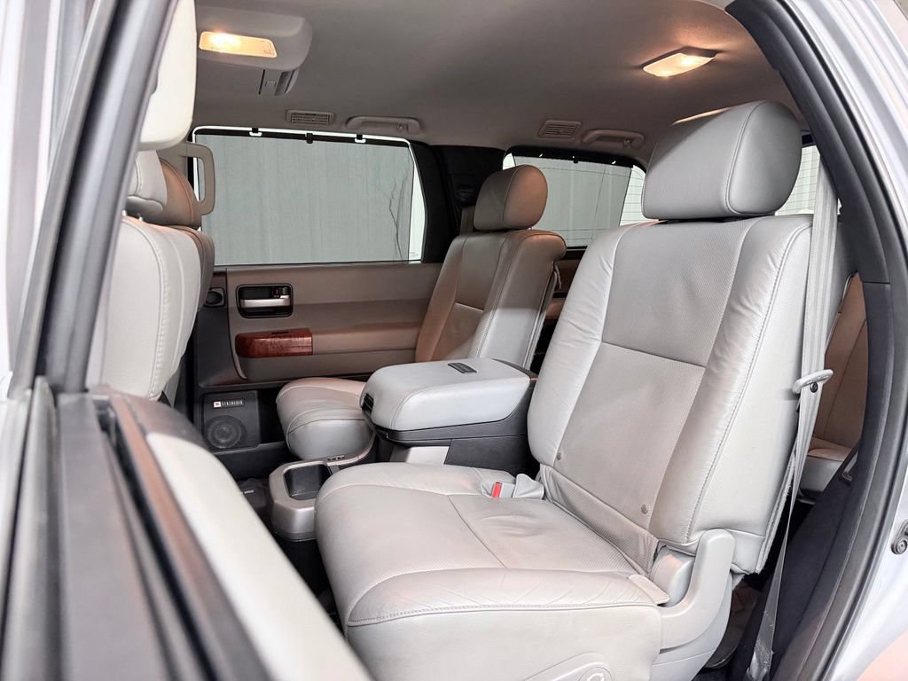 Used 2018 Toyota Sequoia Platinum AWD/4WD image 35