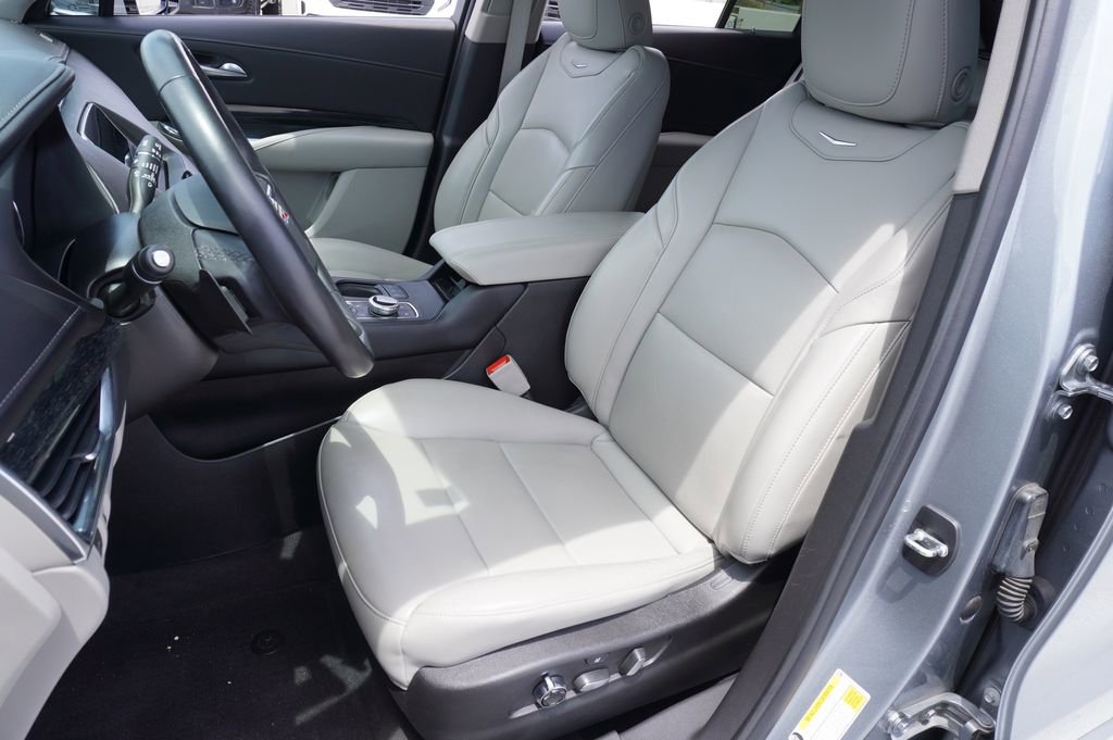 Certified 2023 Cadillac XT4 Premium Luxury FWD image 14