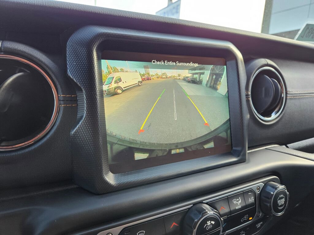 Used 2022 Jeep Wrangler Unlimited Sahara image 30