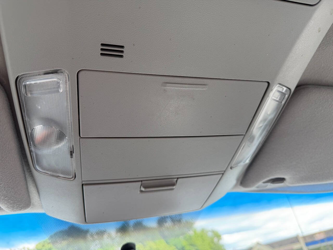 Used 2010 Toyota Tundra 4x4 Double Cab image 27