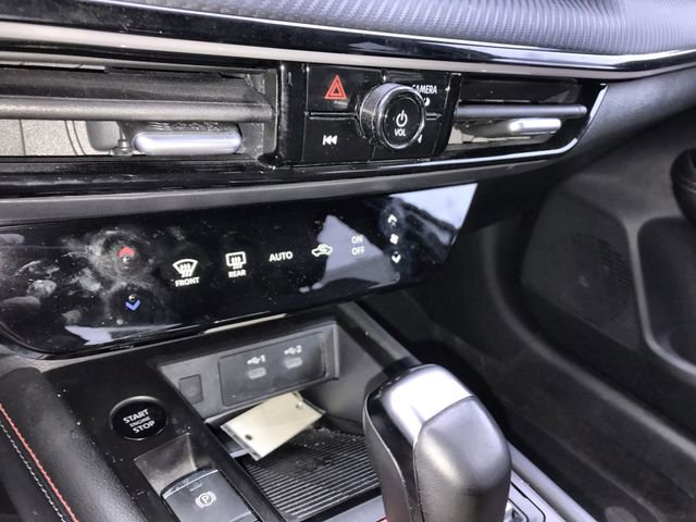 Certified 2025 Nissan Kicks SR image 18