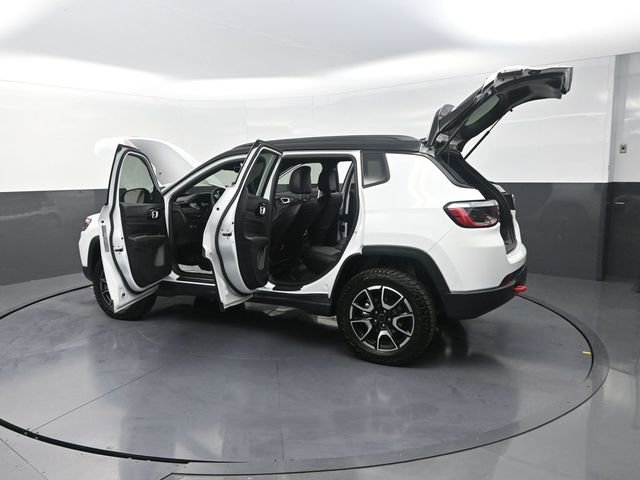 Used 2026 Jeep Compass Trailhawk AWD/4WD image 33