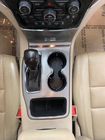 Used 2020 Jeep Grand Cherokee Overland RWD image 28