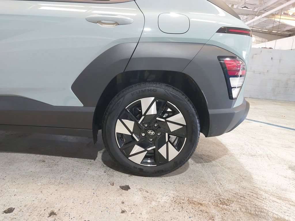 Certified 2025 Hyundai Kona SEL FWD image 32