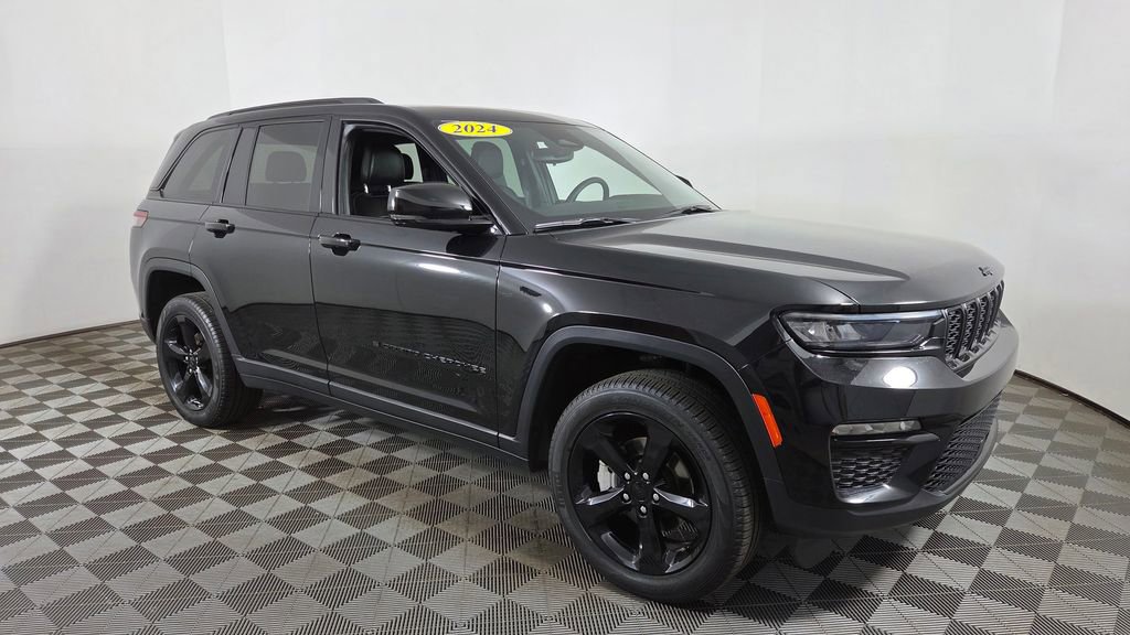 Used 2024 Jeep Grand Cherokee Limited w/ Black Appearance Package AWD/4WD image 7