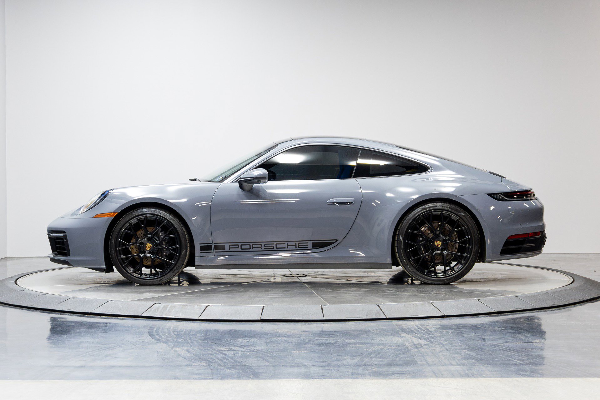 Used 2024 Porsche 911 Carrera image 41