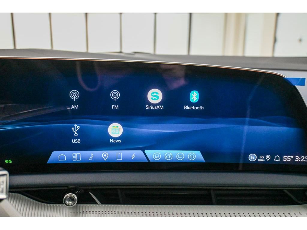 New 2026 Cadillac Optiq Luxury 2 image 31