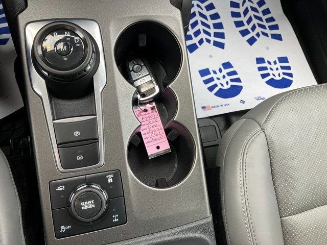 Used 2025 Ford Bronco Sport Badlands image 9