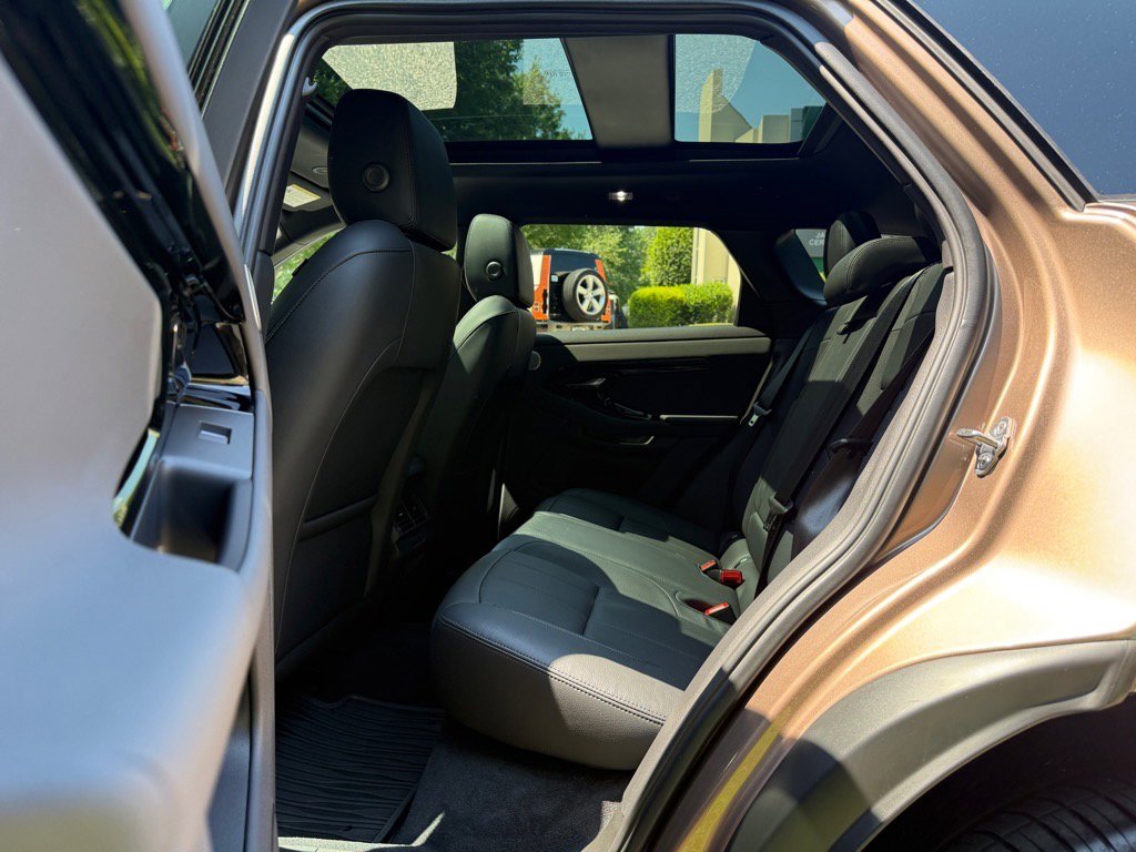 Used 2025 Land Rover Range Rover Evoque Dynamic SE image 17