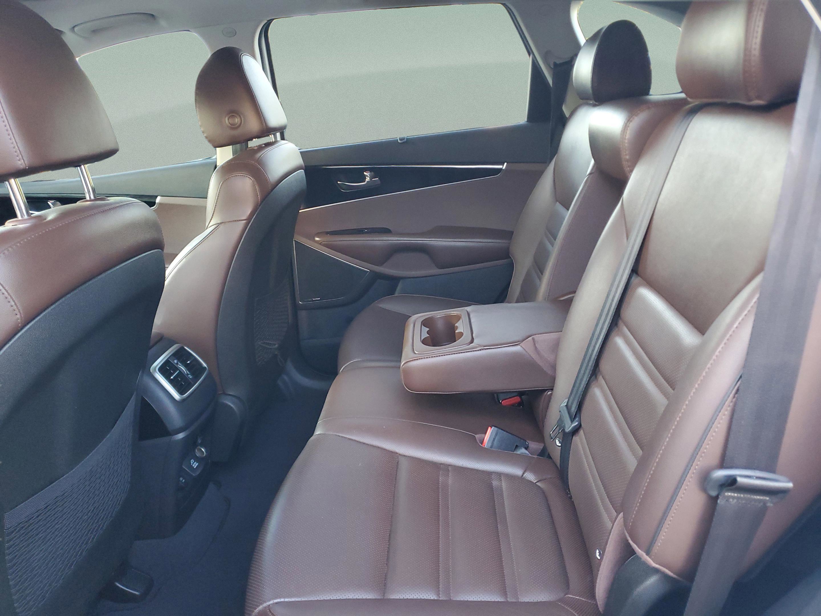 Certified 2019 Kia Sorento SX w/ SX Touring Package FWD image 7