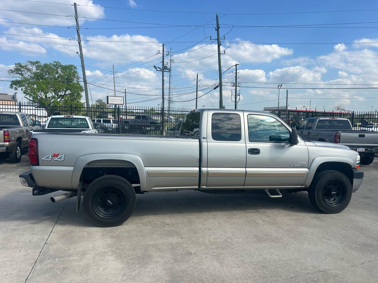 Used 2002 Chevrolet Silverado 2500 LS w/ Off-Road Skid Plate Pkg AWD/4WD image 7