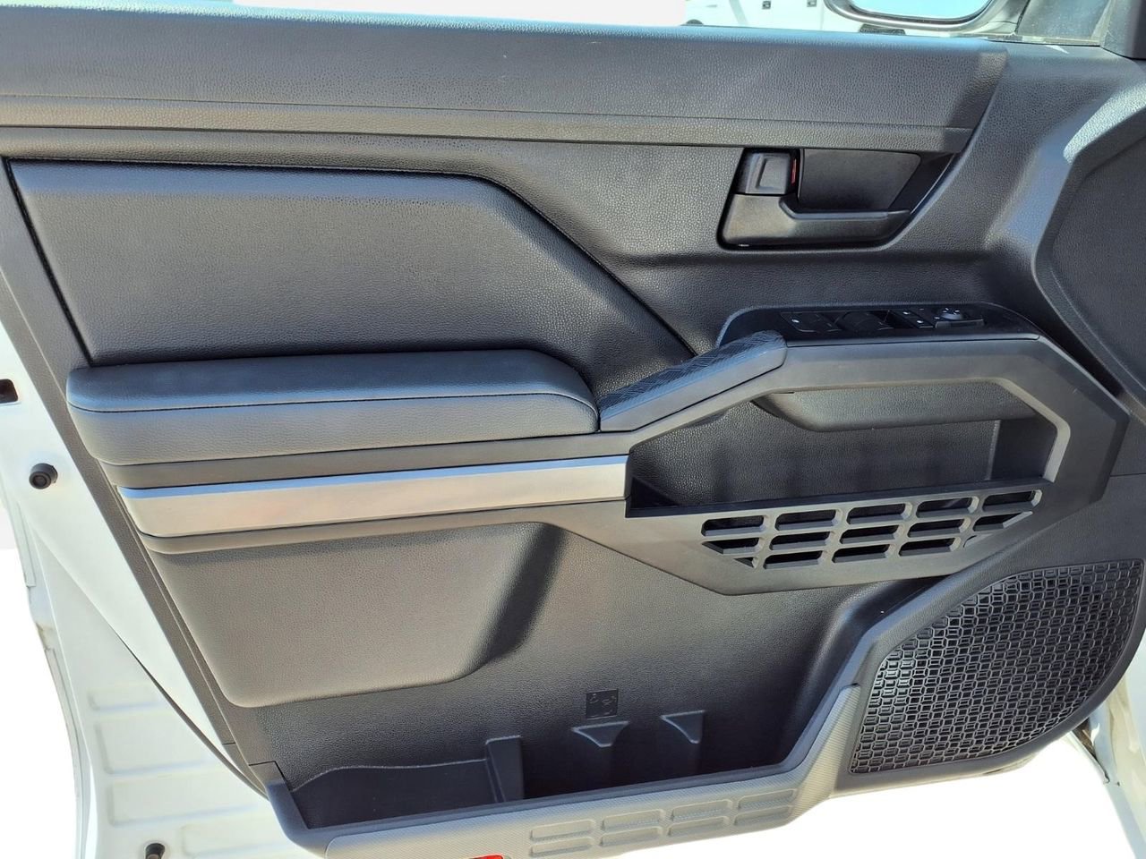 Certified 2025 Toyota Tacoma SR5 image 13