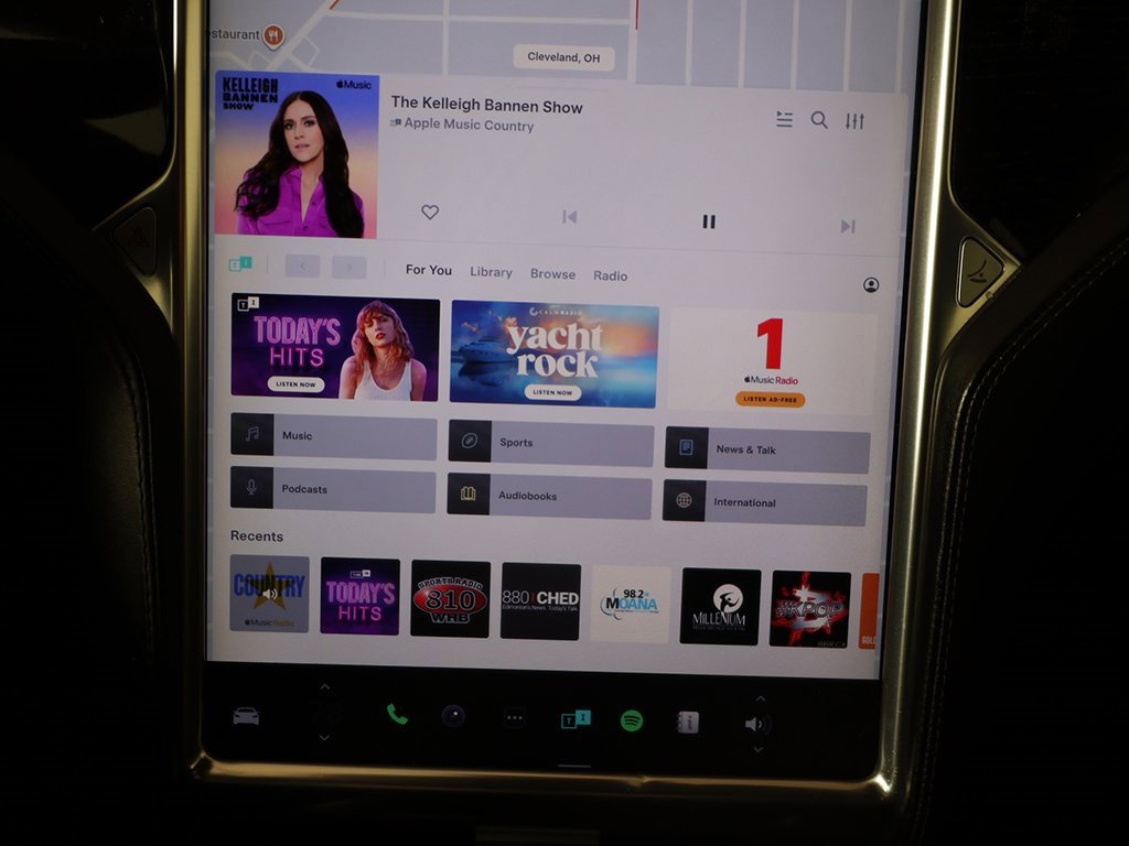 Used 2016 Tesla Model S 75D image 40