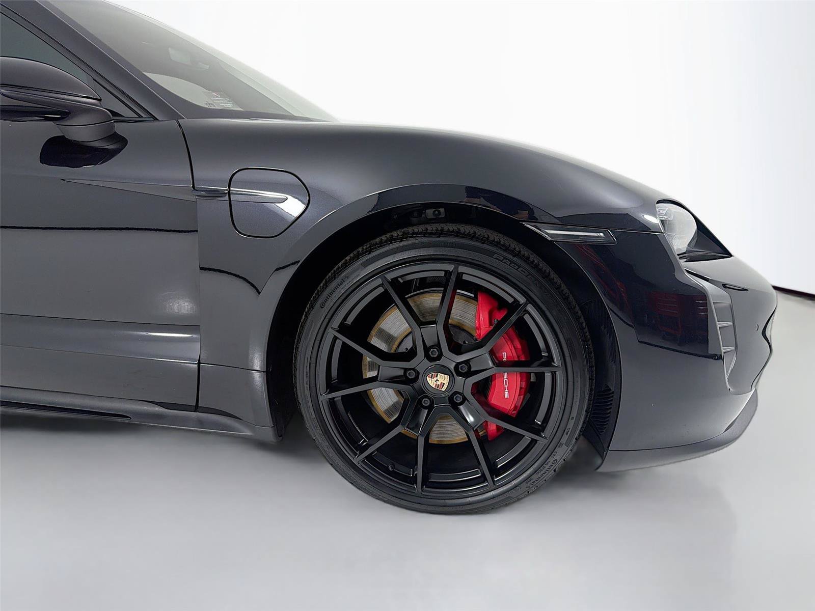 Used 2022 Porsche Taycan GTS w/ Premium Package (P6U) AWD/4WD image 30
