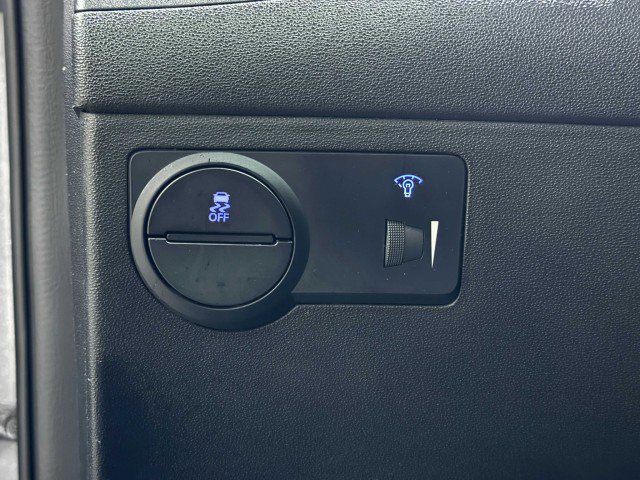 Used 2015 Hyundai Genesis 3.8 image 35