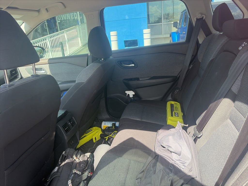 Used 2021 Nissan Rogue SV image 14