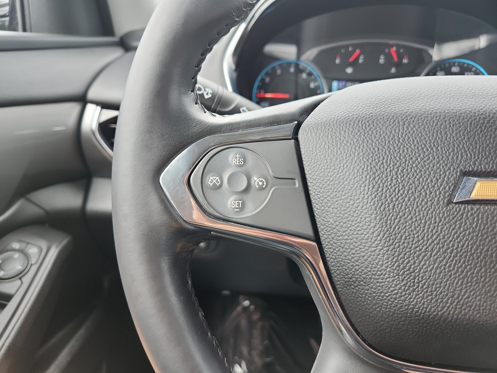 Used 2019 Chevrolet Traverse LT FWD image 25