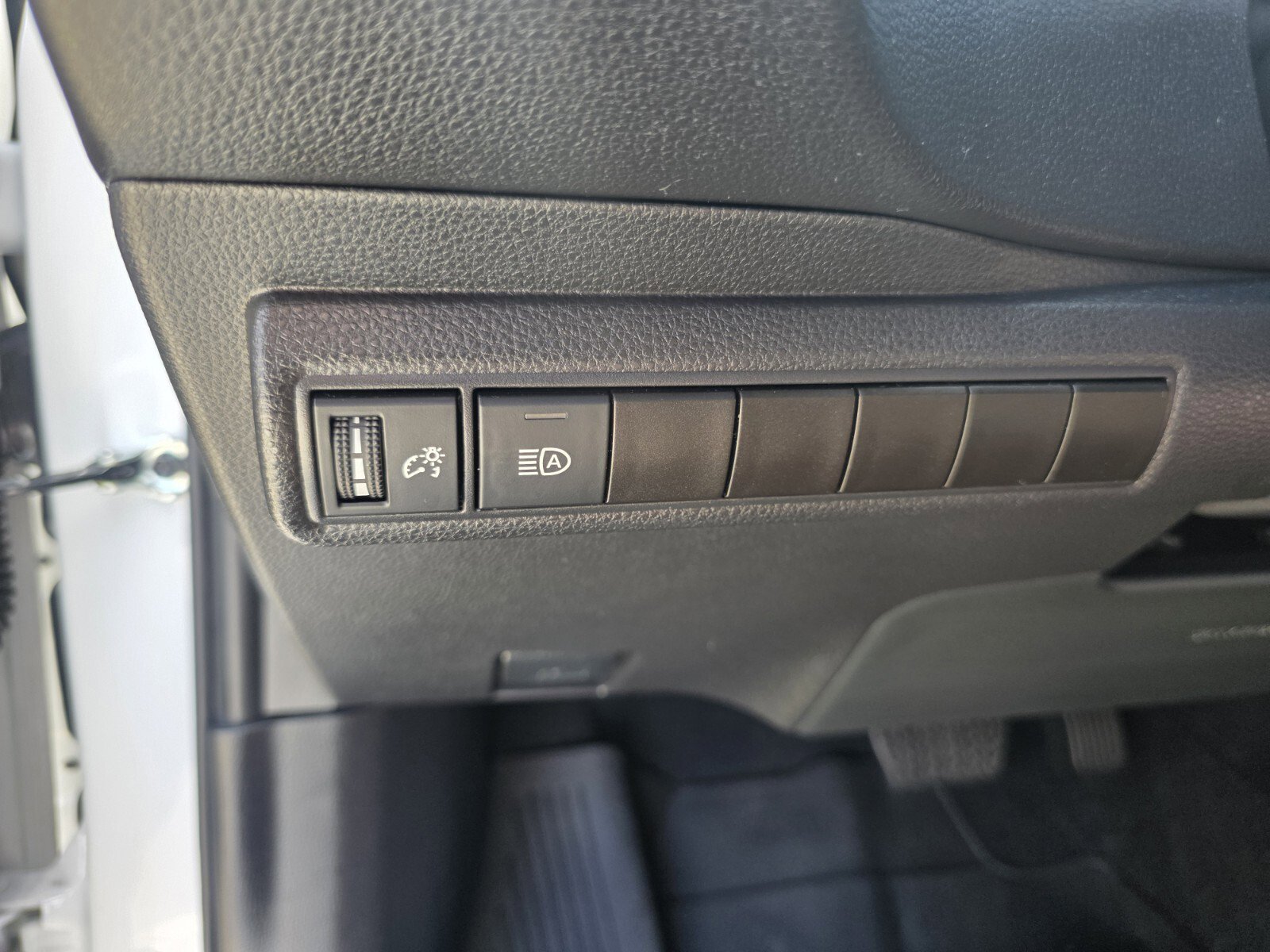 Certified 2025 Toyota Corolla LE FWD image 24