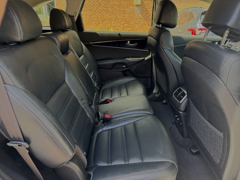 Used 2017 Kia Sorento EX w/ EX Advanced Touring Package AWD/4WD image 30