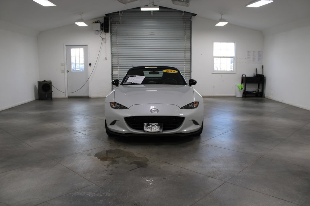 Used 2016 MAZDA MX-5 Miata Club RWD image 3