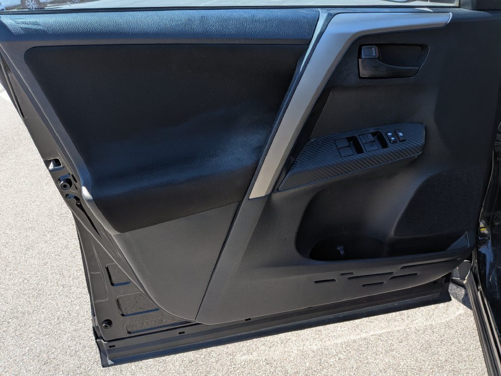 Used 2014 Toyota RAV4 LE FWD image 7