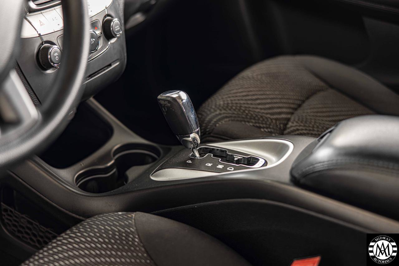 Used 2015 Dodge Journey SXT w/ Flexible Seating Group image 32