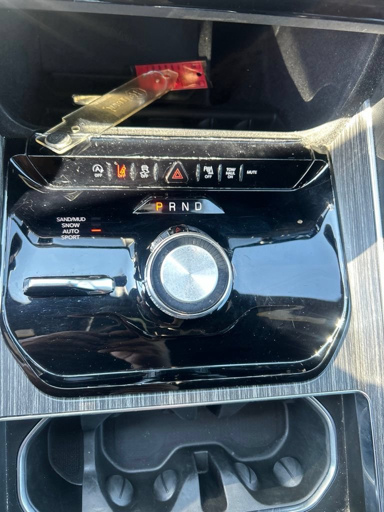 Used 2024 Jeep Wagoneer Series II w/ Flexible Seating Group AWD/4WD image 32