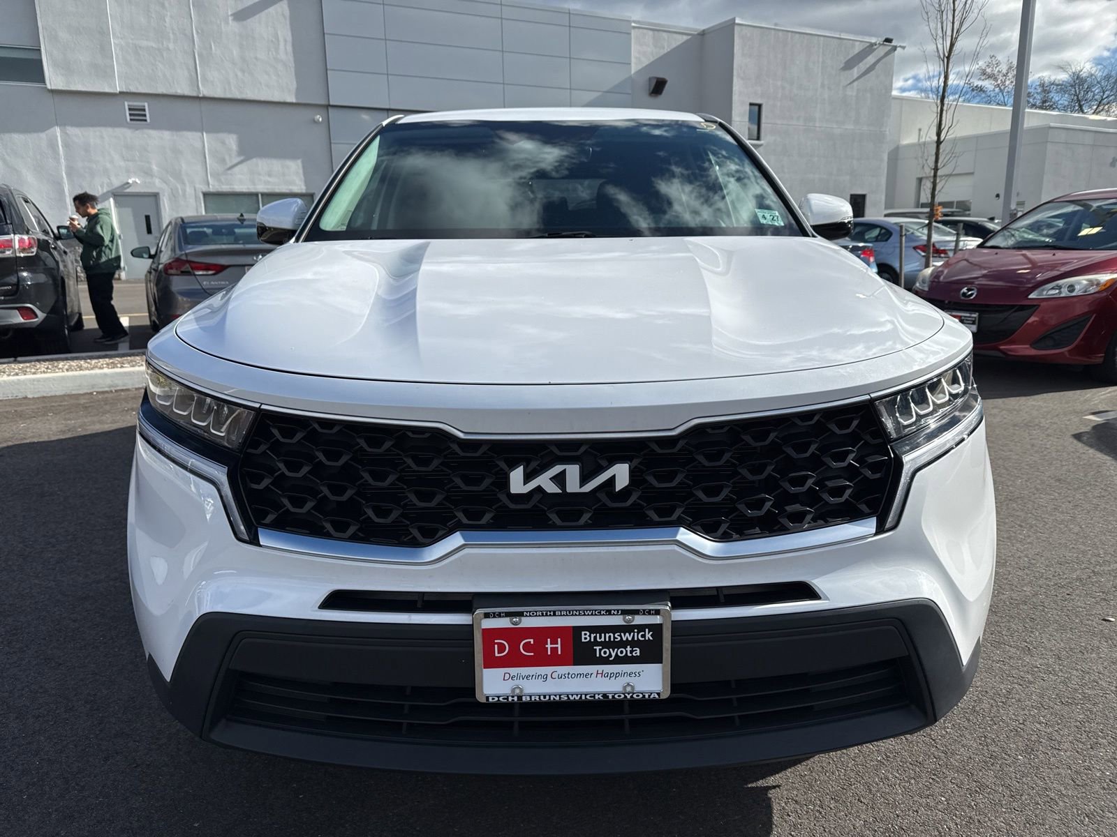 Used 2022 Kia Sorento LX image 2