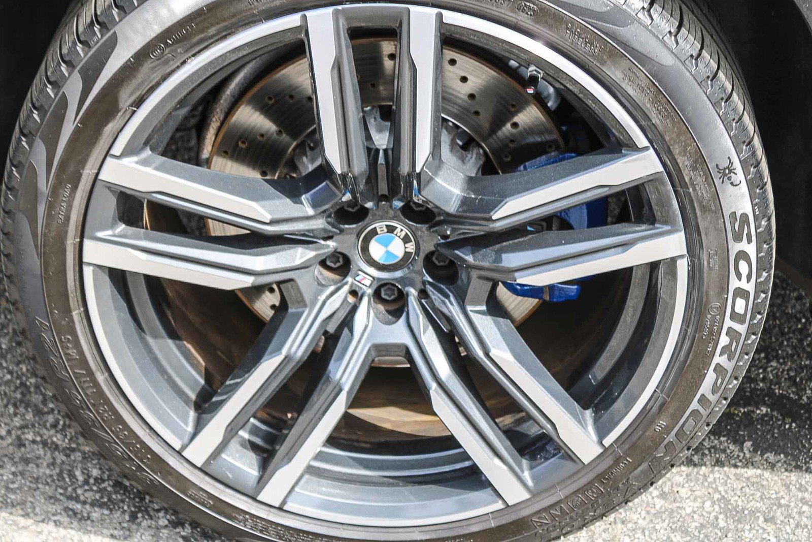 Used 2021 BMW X5 M w/ Executive Package image 11