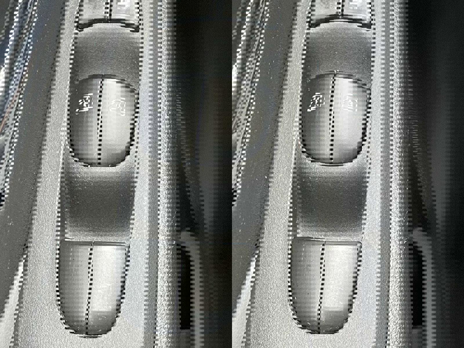 Used 2023 Nissan Kicks SR w/ SR Premium Package image 22