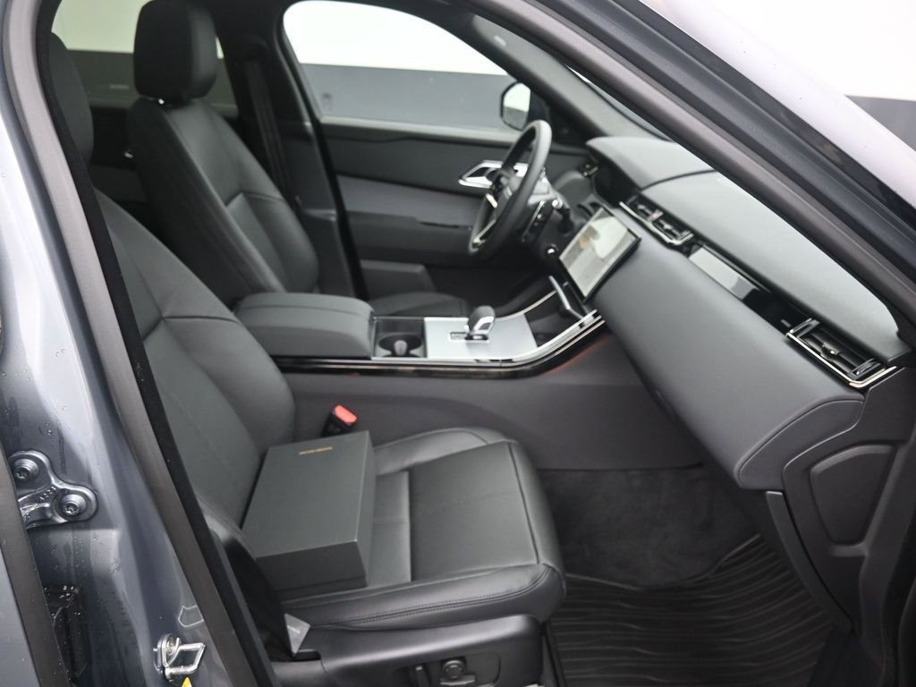 Used 2025 Land Rover Range Rover Velar S image 5