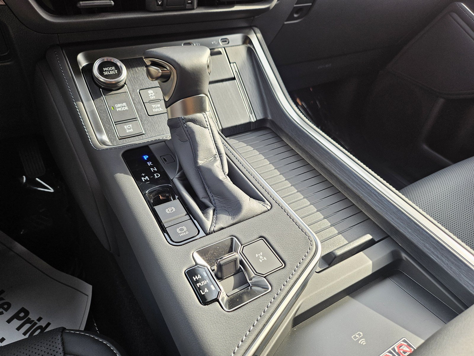 Used 2026 Lexus GX 550 w/ Accessory Package (31) AWD/4WD image 14